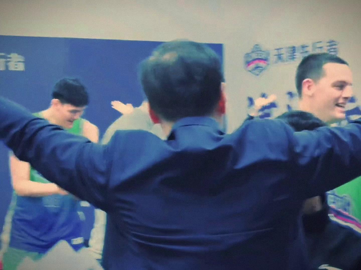 九游体育官网-包含转折点!武汉三镇更衣室发声,CBA季后赛窗口期攻防权衡,态度坚定,更衣室氛围转暖的词条