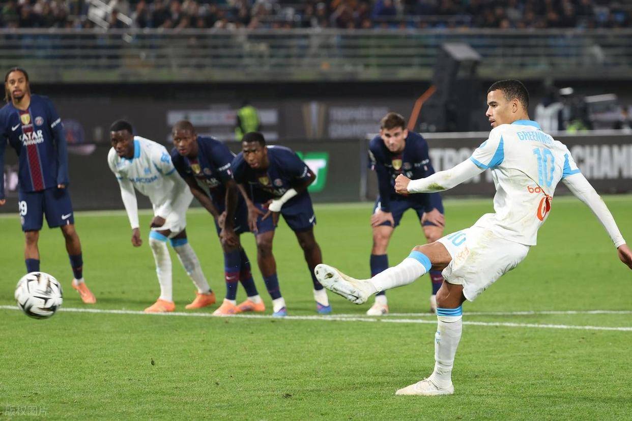 JIUYOUSPORTS-包含赛前法国杯传出新动向；巴塞罗那内部沟通；管理层表态：底气十足；更衣室氛围转暖的词条